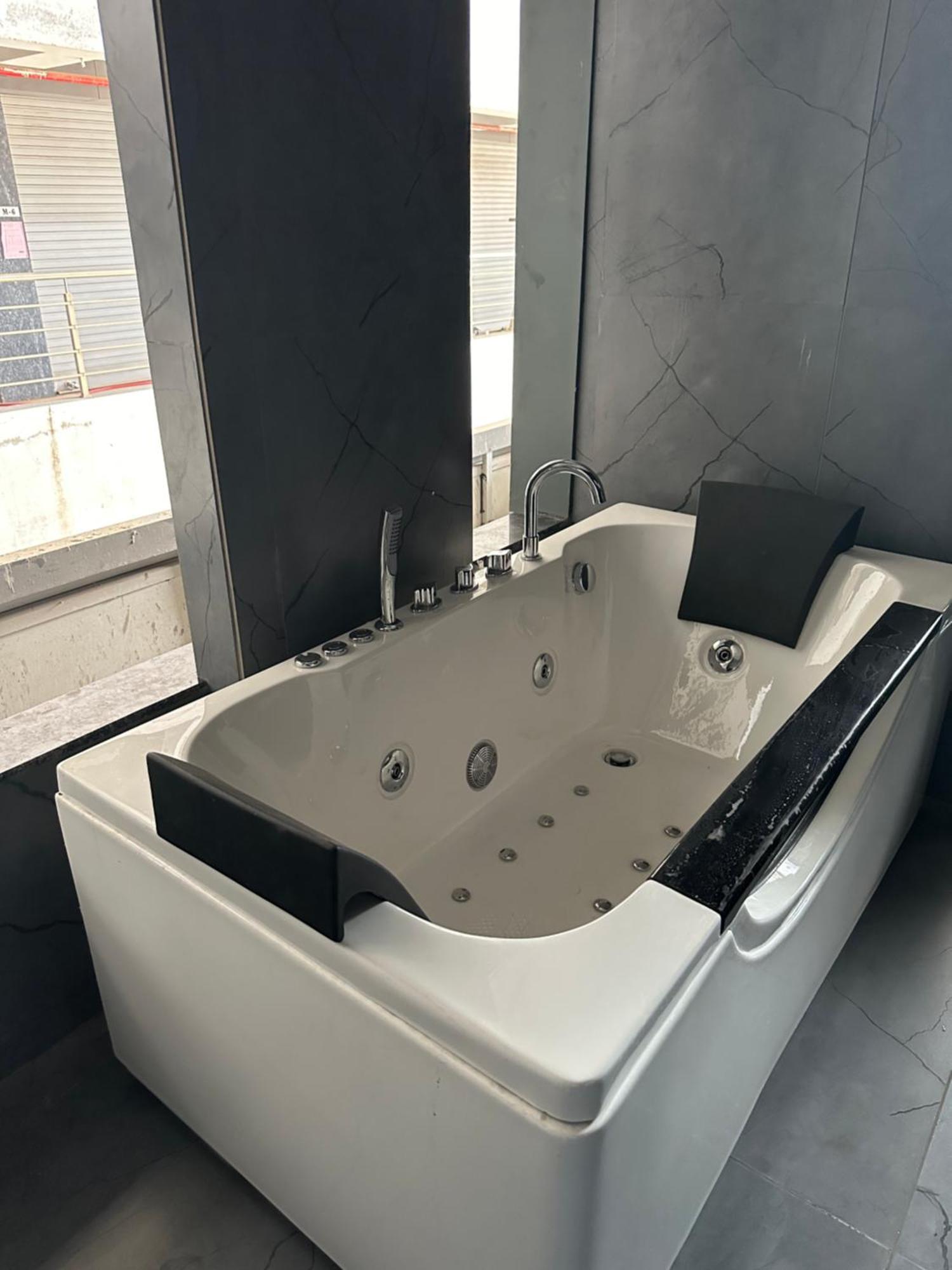 Hotel Victoria Prime Surat Bagian luar foto