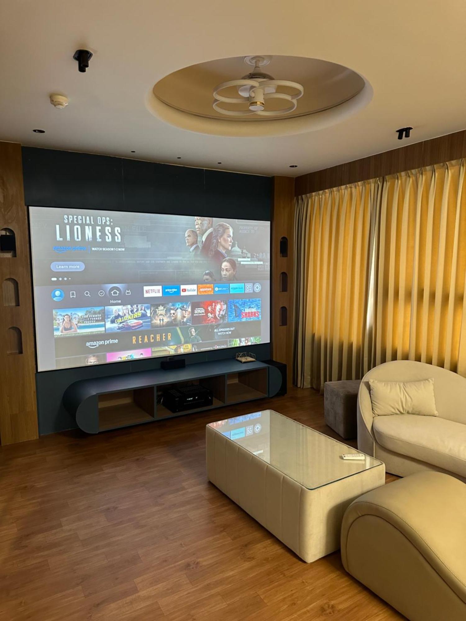 Hotel Victoria Prime Surat Bagian luar foto